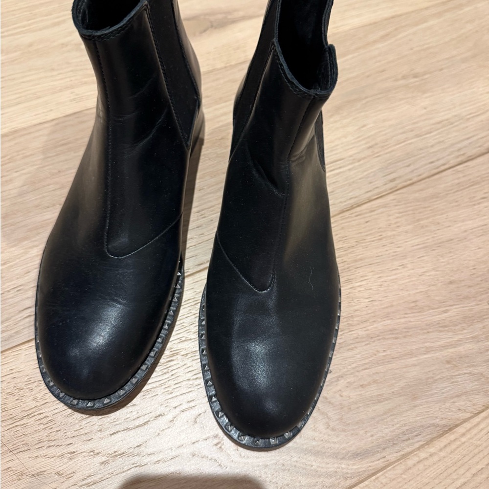 Ash Black Leather Studded-Trim Chelsea Ankle Boots